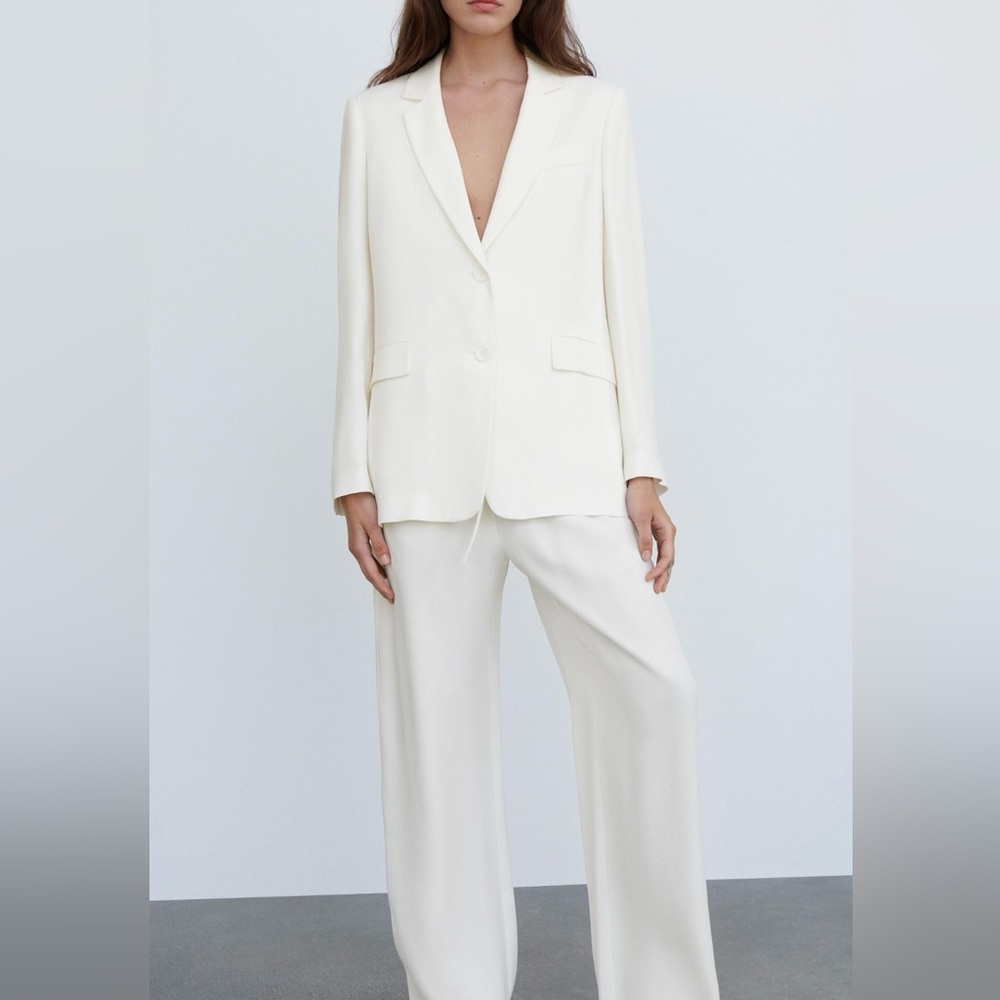 Zara pants suite, limited edition, oyster white, jacket Sz M, pants Sz L, new!